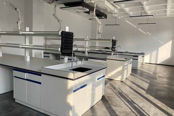 如何正確選擇實(shí)驗(yàn)臺(tái)的材質(zhì)