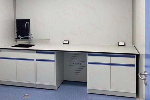 選購(gòu)實(shí)驗(yàn)室家具要考慮哪些問(wèn)題？