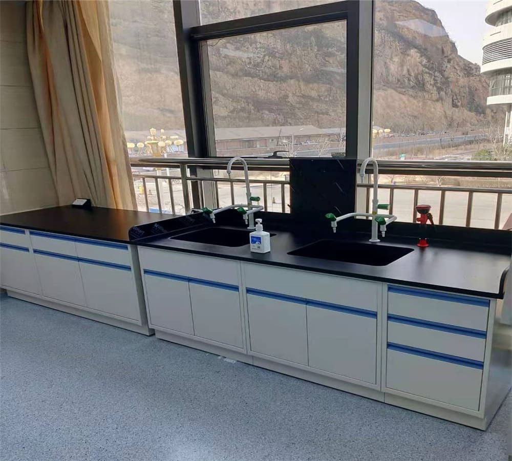 承德醫(yī)學院附屬醫(yī)院(圖2)