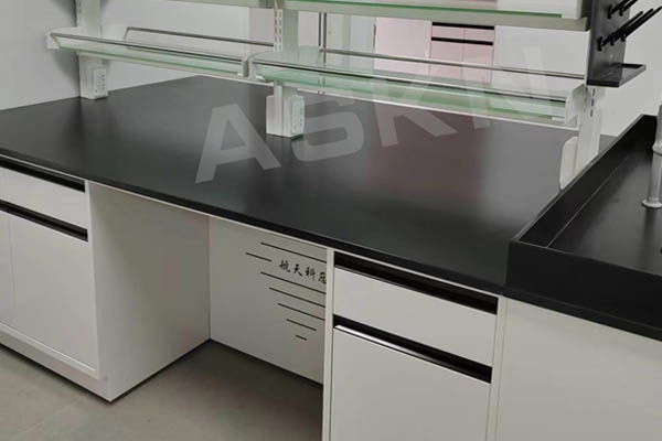 標(biāo)準(zhǔn)全鋼實(shí)驗(yàn)臺(tái)定做要求有哪些？